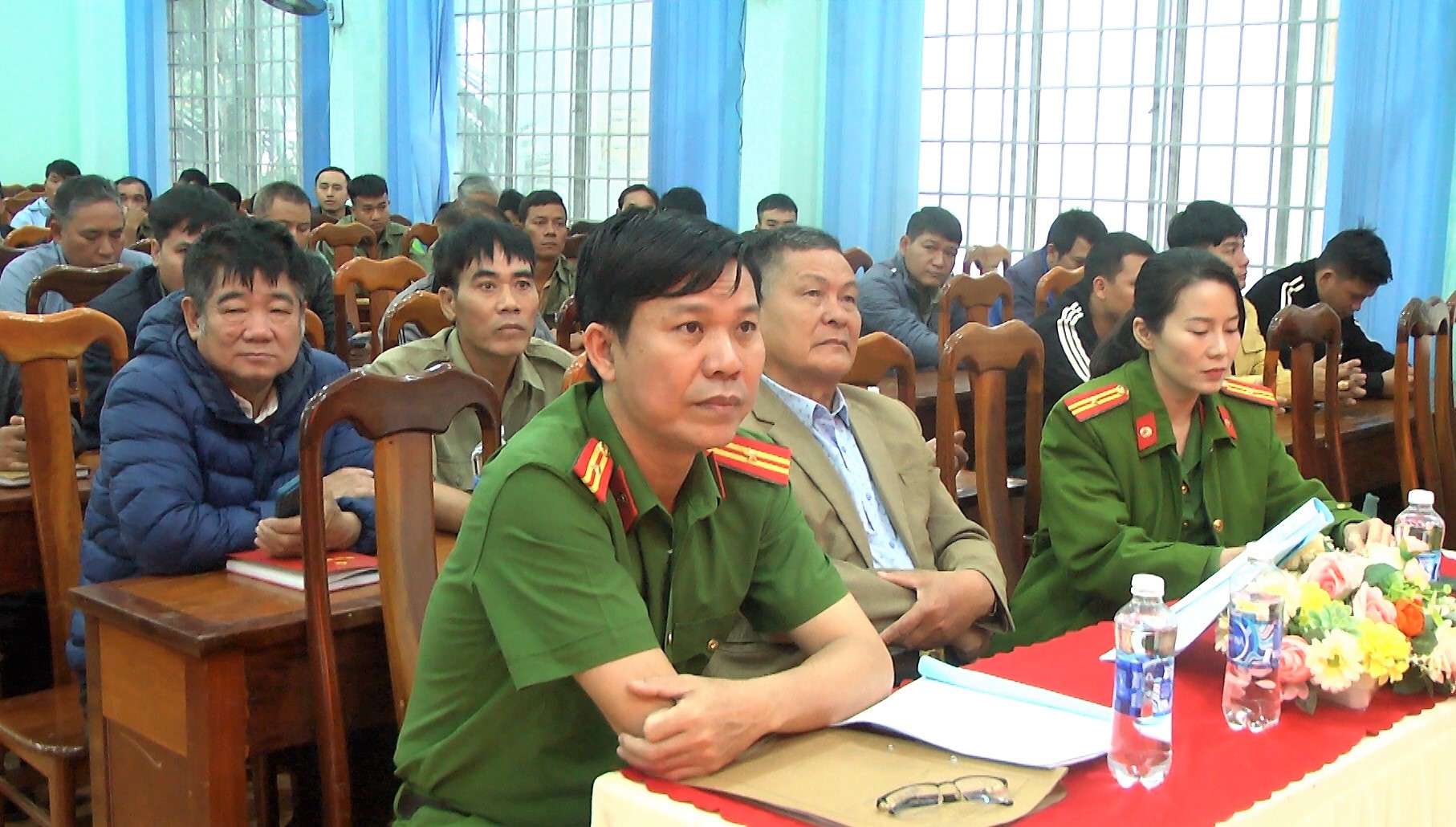 ngoan dunng.00_08_21_07.Still103 (2)